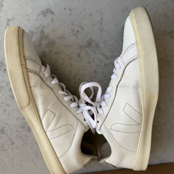 VEJA Esplar Leather Logo Sneakers
Shoes Size 42 / US 9 White Lace up - Picture 9 of 10